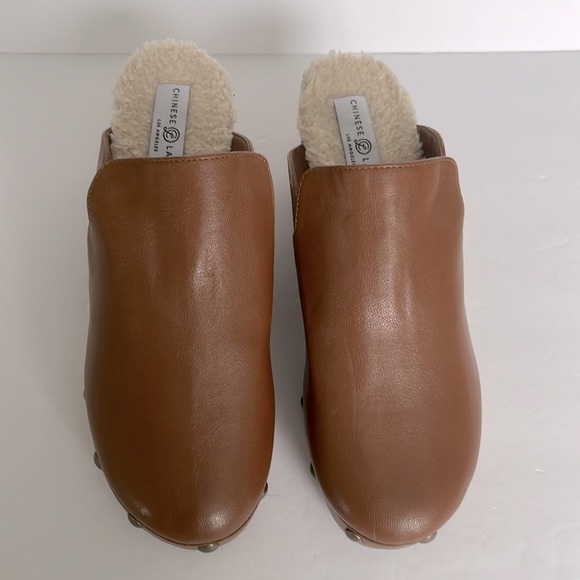 Chinese Laundry Platform Stud Clogs Brown Cognac Faux Sherpa Lining Size 8.5 NWT - Picture 3 of 6